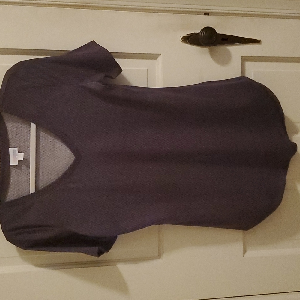 V-neck tee